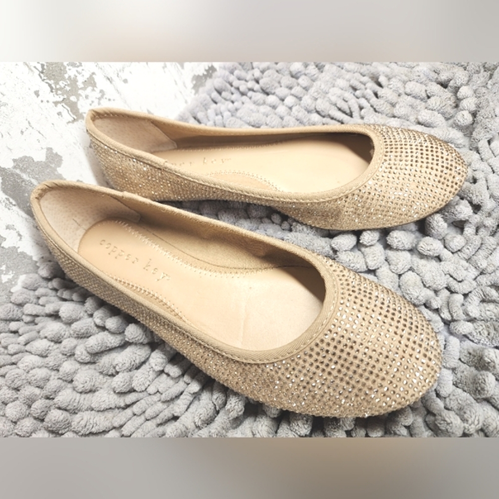 Copper Key Women's Sparkling Light Tan/ Beige Sparkly Flats Sz 7 Casual Chic Fun